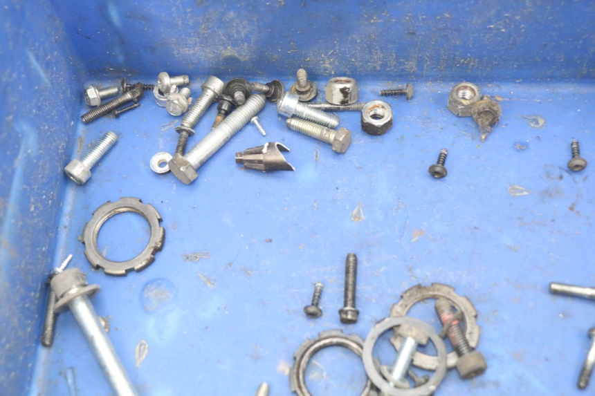 photo de SCREW FASTENER BAG PEUGEOT ELYSTAR 50 (2002 - 2014) - Zoom on usage condition