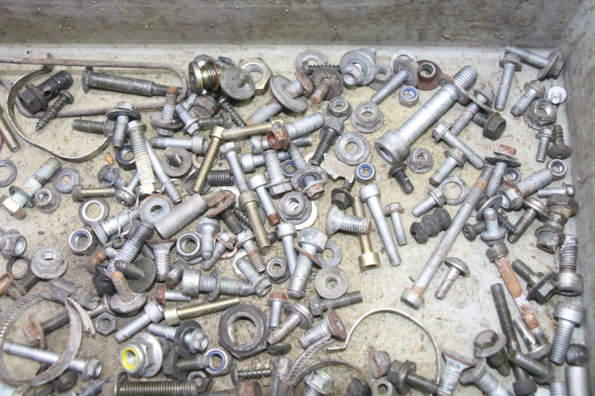 photo de SCREW HARDWARE BAG APRILIA ETX 125 (1998 - 2002) - Zoom on usage condition