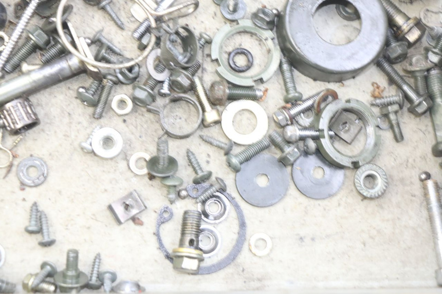 photo de SCREW FASTENER BAG KEEWAY F-ACT FACT 50 (2006 - 2011) - Zoom on usage condition