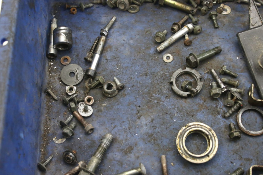 photo de SCREW FASTENER BAG KEEWAY F-ACT FACT 50 (2006 - 2011) - Zoom on usage condition