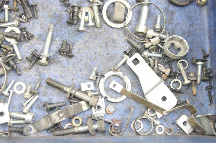 photo de SCREW FASTENER BAG PIAGGIO FLY 125 (2005 - 2012) - Zoom on usage condition