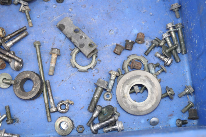 photo de SCREW FASTENER BAG YAMAHA FZS FAZER 600 (1998 - 2001) - Zoom on usage condition