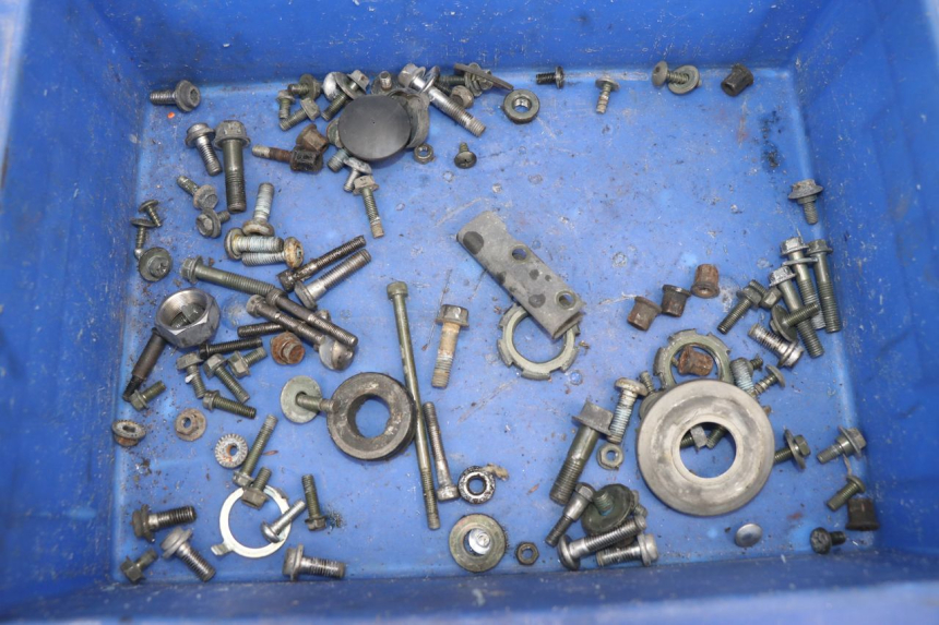 photo de SCREW FASTENER BAG YAMAHA FZS FAZER 600 (1998 - 2001) - Alternative perspective