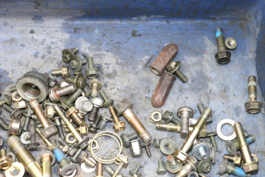 photo de SCREWS BAG KYMCO GRAND DINK 125 (2008 - 2014) - Alternative perspective