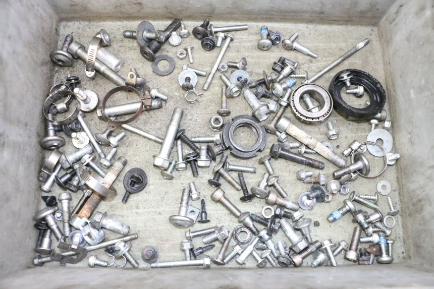 photo de SCREWS BAG SUZUKI GSR 750 (2011 - 2017) - Main view