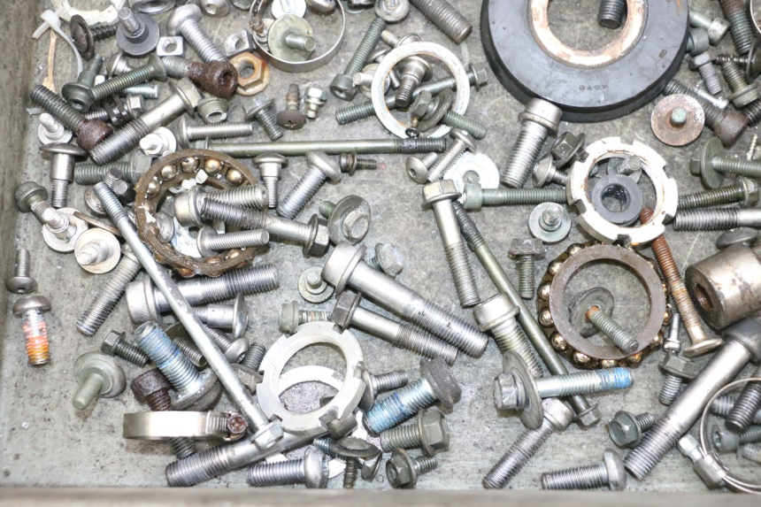 photo de SCREWS BAG SUZUKI GSXR GSX-R 1000 (2003 - 2004) - Alternative perspective