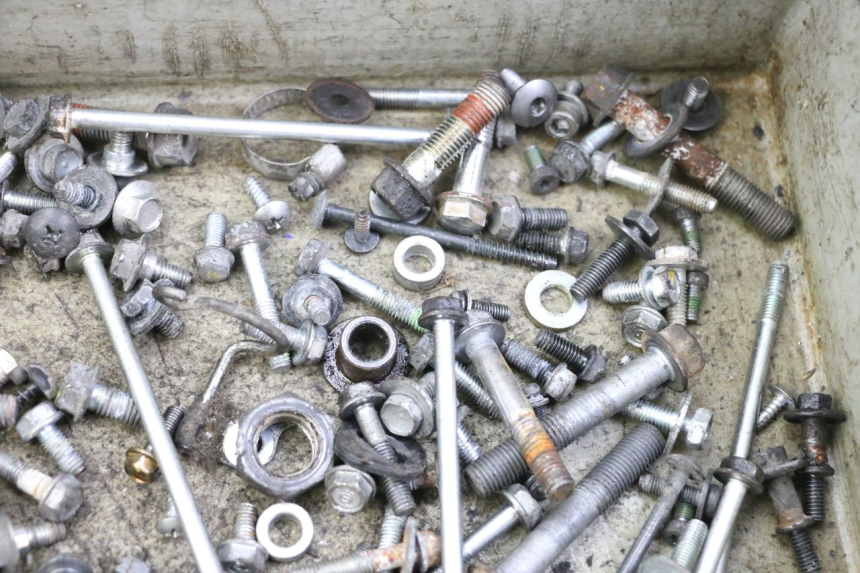 photo de SCREW FASTENER BAG HONDA FES S-WING SWING ABS 125 (2007 - 2015) - Alternative perspective