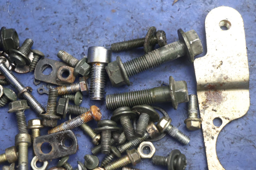 photo de SCREW FASTENER BAG KEEWAY HURRICANE 50 (2006 - 2019) - Zoom on usage condition