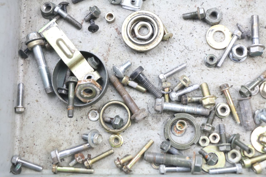 photo de SCREWS BAG SYM JET 4 50 (2010 - 2014) - Alternative perspective