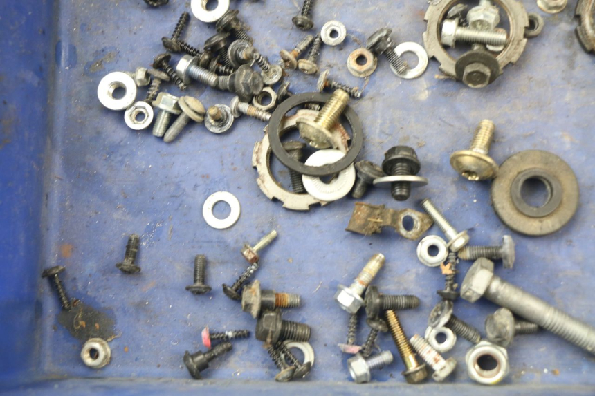 photo de SCREWS BAG PEUGEOT JET FORCE CARBU 50 (2003 - 2016) - Alternative perspective