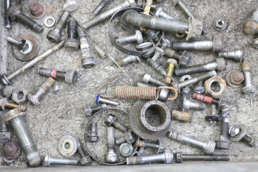 photo de SCREW FASTENER BAG KAWASAKI ZR7 ZR-7 S 750 (1999 - 2004) - Zoom on usage condition