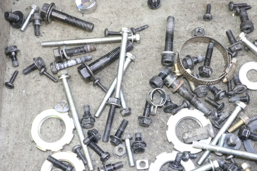 photo de SCREW FASTENER BAG PEUGEOT KISBEE 2T 50 (2018 - 2022) - Zoom on usage condition