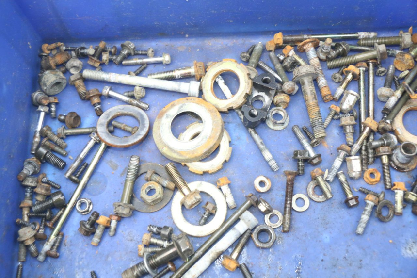 photo de SCREW FASTENER BAG PEUGEOT KISBEE 4T 50 (2010 - 2017) - Zoom on usage condition