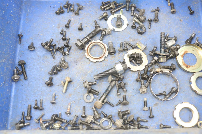 photo de SCREW FASTENER BAG PEUGEOT KISBEE 4T 50 (2018 - 2022) - Zoom on usage condition