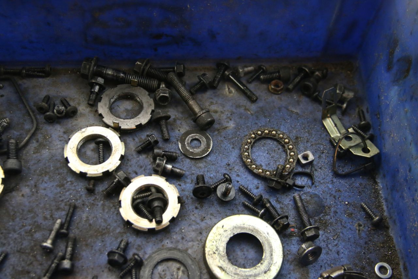 photo de SCREW FASTENER BAG PEUGEOT KISBEE 4T 50 (2018 - 2022) - Zoom on usage condition