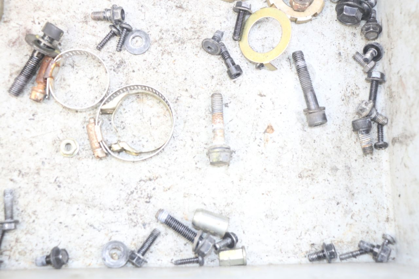 photo de SCREW FASTENER BAG PEUGEOT KISBEE 4T 50 (2018 - 2022) - Zoom on usage condition