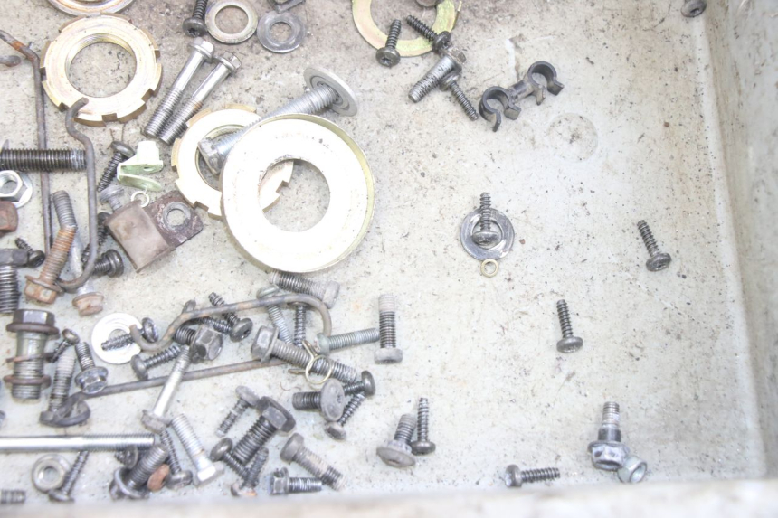 photo de SCREW FASTENER BAG PEUGEOT KISBEE 4T 50 (2010 - 2017) - Zoom on usage condition