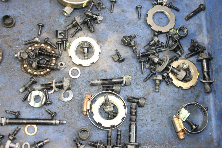 photo de SCREW FASTENER BAG PEUGEOT KISBEE 4T 50 (2018 - 2022) - Zoom on usage condition