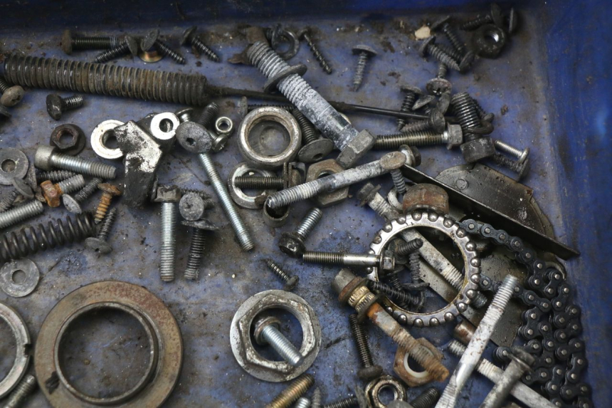 photo de SCREWS BAG RENAULT KOURANOS 125 (2001 - 2004) - Zoom on usage condition