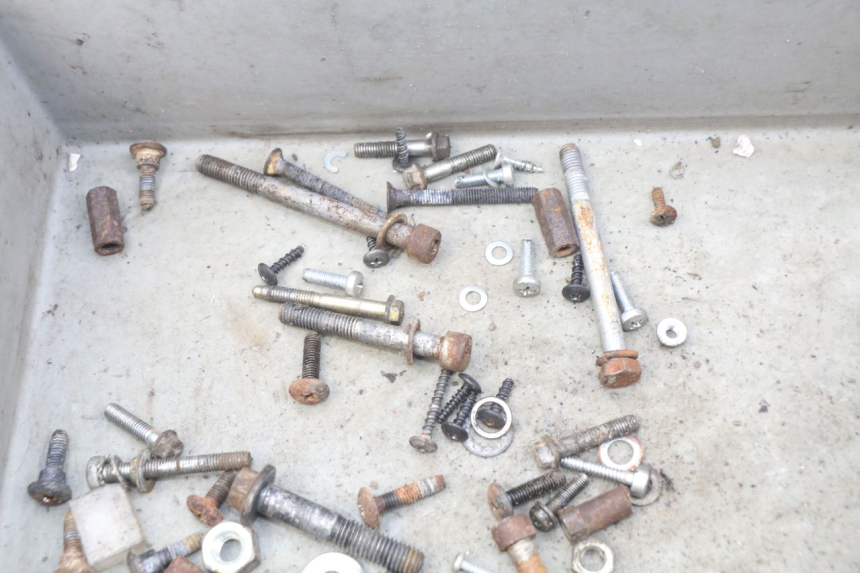 photo de SCREW FASTENER BAG PIAGGIO LIBERTY 4T 50 (2004 - 2008) - Zoom on usage condition