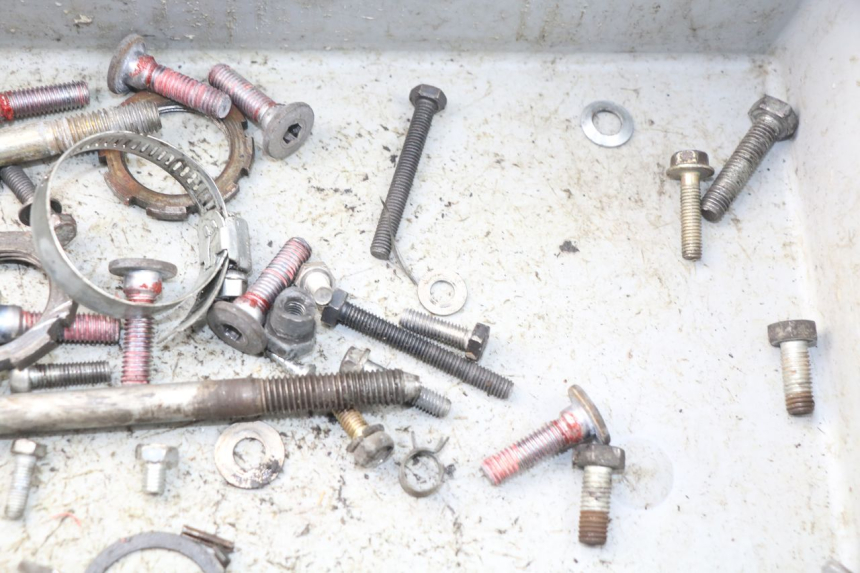 photo de SCREW FASTENER BAG PEUGEOT LUDIX 50 (2005 - 2007) - Alternative perspective