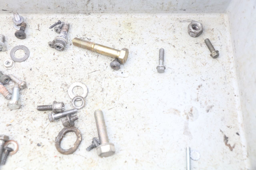 photo de SCREW FASTENER BAG PEUGEOT LUDIX 50 (2005 - 2007) - Alternative perspective