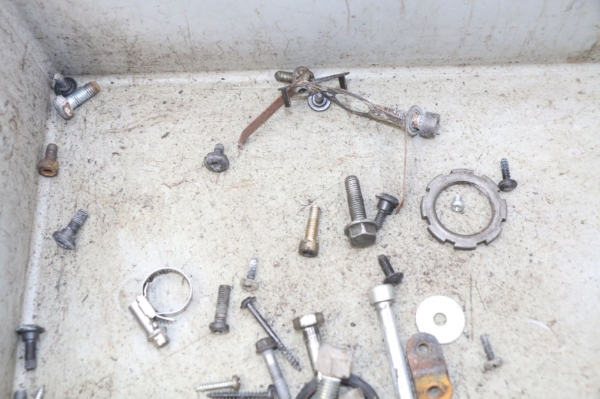 photo de SCREW FASTENER BAG PEUGEOT LUDIX 50 (2008 - 2017) - Alternative perspective