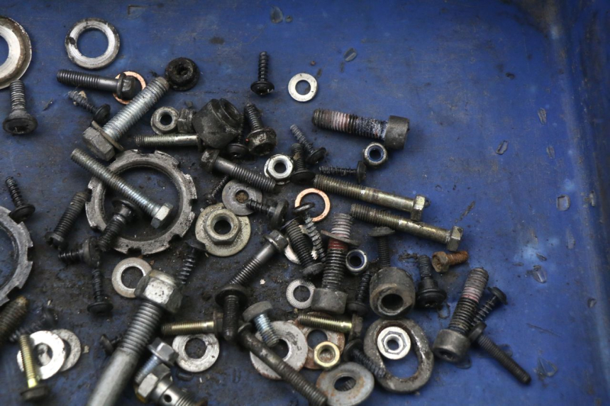 photo de SCREW FASTENER BAG PEUGEOT LUDIX 50 (2005 - 2007) - Zoom on usage condition