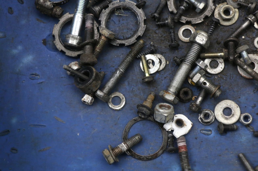 photo de SCREW FASTENER BAG PEUGEOT LUDIX 50 (2005 - 2007) - Alternative perspective