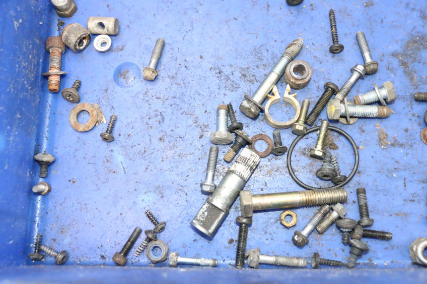 photo de SCREWS BAG PEUGEOT LUDIX ONE 50 (2004 - 2013) - Zoom on usage condition