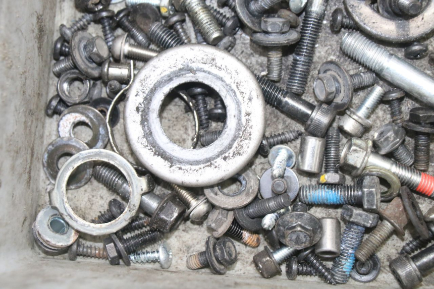 photo de SCREWS BAG MBK OVETTO ONE 2T 50 (2013 - 2017) - Alternative perspective