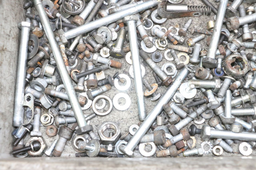 photo de SCREW FASTENER BAG PIAGGIO MP3 RL 250 (2006 - 2010) - Alternative perspective