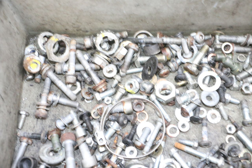 photo de SCREW FASTENER BAG PIAGGIO MP3 RL 250 (2006 - 2010) - Zoom on usage condition