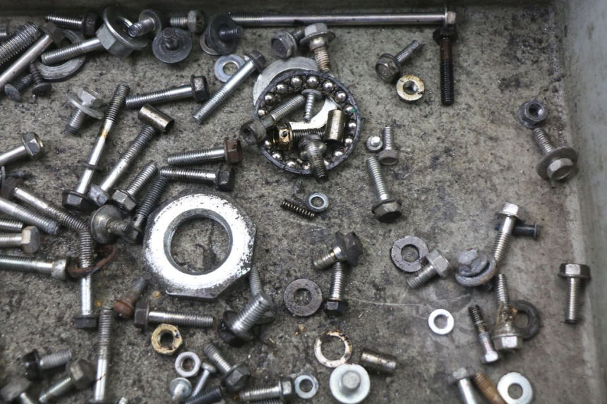 photo de SCREW FASTENER BAG HONDA NHX LEAD 110 (2008 - 2010) - Zoom on usage condition