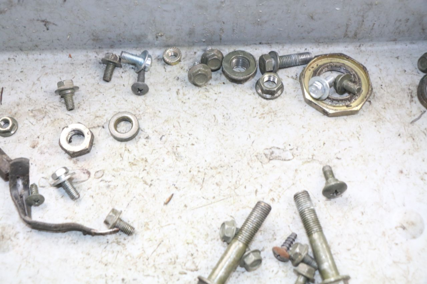 photo de SCREW FASTENER BAG SYM ORBIT 2 4T 50 (2018 - 2022) - Zoom on usage condition