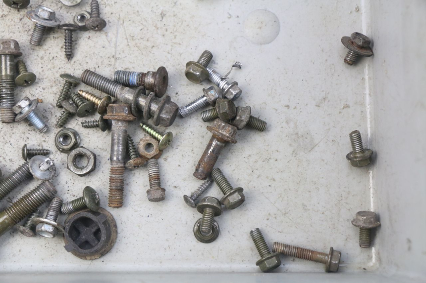 photo de SCREW FASTENER BAG SYM ORBIT 2 4T 50 (2008 - 2017) - Zoom on usage condition