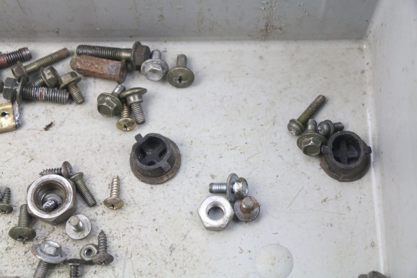 photo de SCREW FASTENER BAG SYM ORBIT 2 4T 50 (2008 - 2017) - Alternative perspective