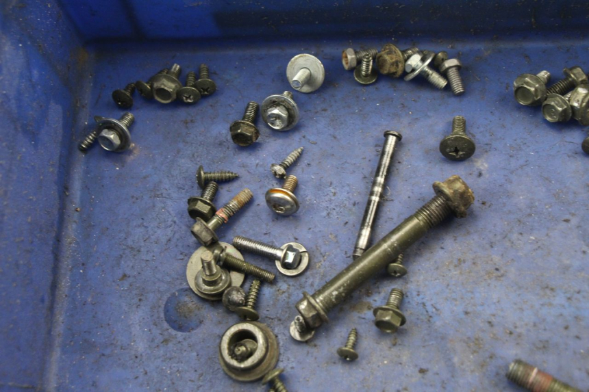 photo de SCREWS BAG SYM ORBIT 2 TS 2T 50 (2011 - 2016) - Alternative perspective