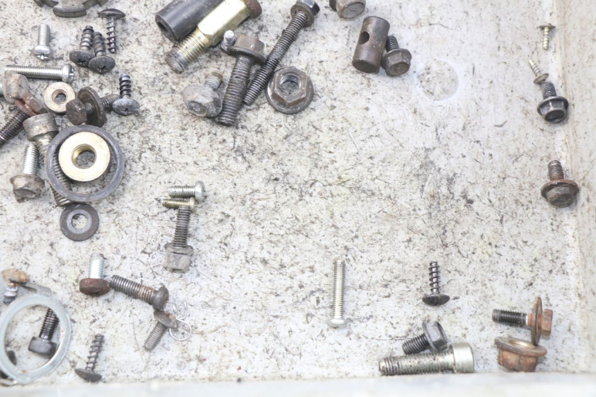 photo de SCREW FASTENER BAG MBK OVETTO 50 (1998 - 2007) - Zoom on usage condition