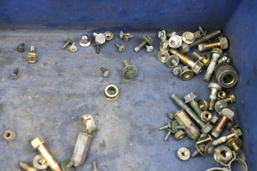 photo de SCREWS BAG KYMCO PEOPLE S 125 (2000 - 2008) - Alternative perspective
