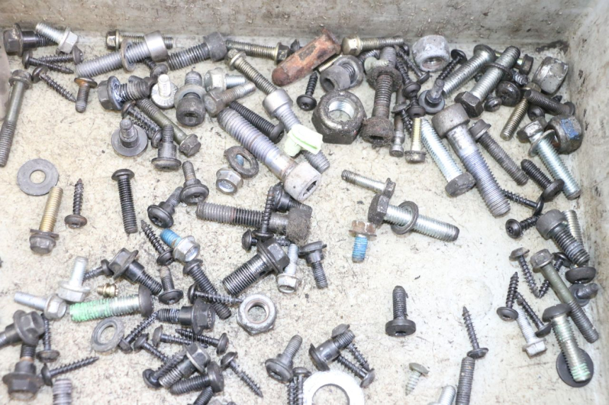 photo de SCREW FASTENER BAG PEUGEOT CITYSTAR 50 (2013 - 2017) - Alternative perspective