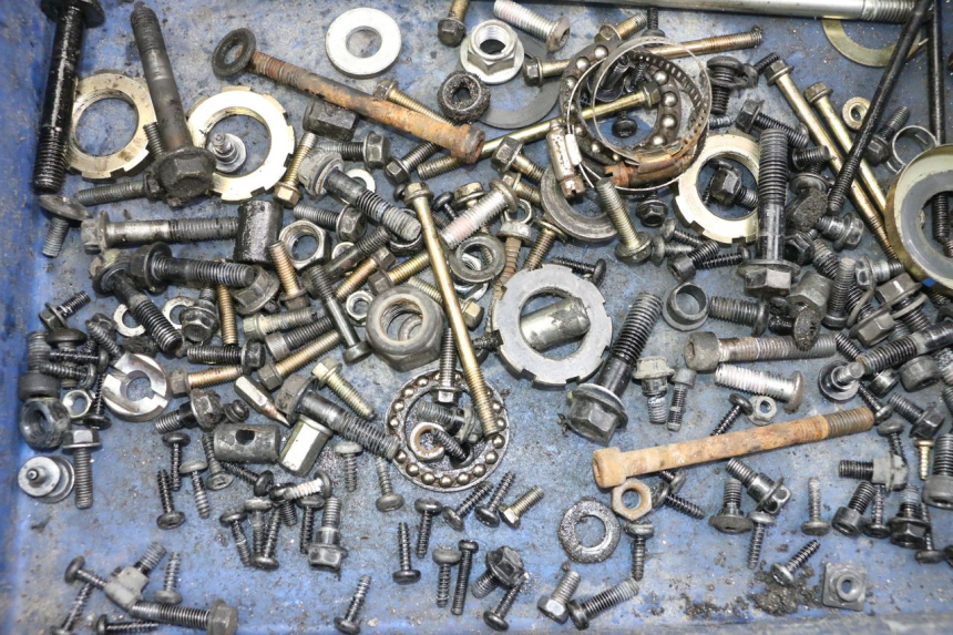 photo de SCREW FASTENER BAG PEUGEOT KISBEE 4T 50 (2018 - 2022) - Zoom on usage condition