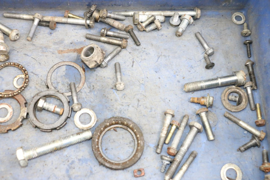 photo de SCREW FASTENER BAG PEUGEOT LUDIX 50 (2008 - 2017) - Zoom on usage condition