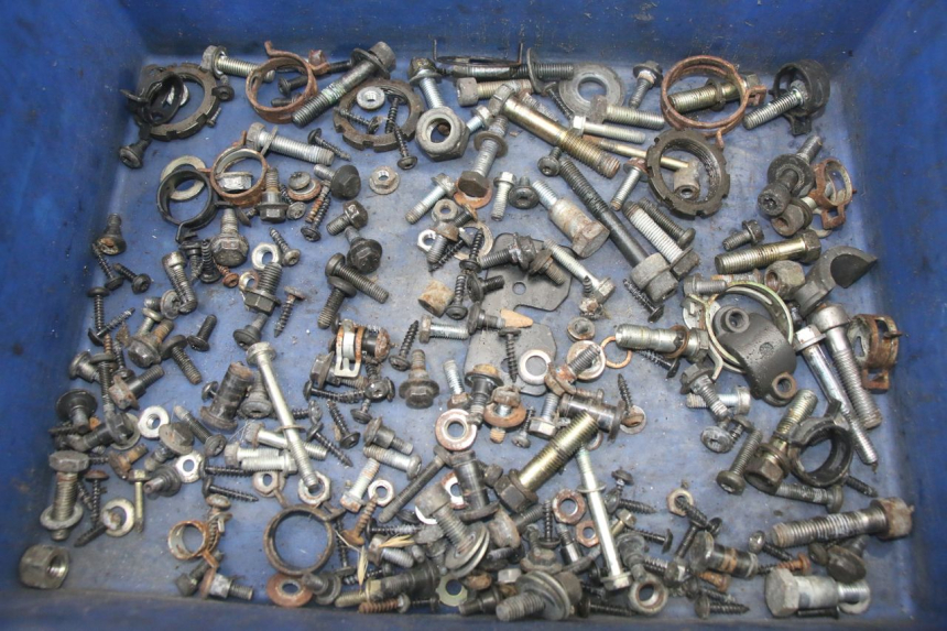 photo de SCREWS BAG PEUGEOT SATELIS COMPRESSOR K15 125 (2006 - 2009) - Main view