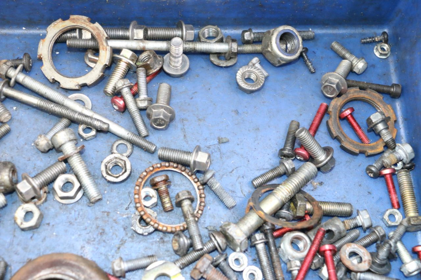 photo de SCREW FASTENER BAG PEUGEOT TKR TREKKER FURIOUS 50 (2005 - 2014) - Alternative perspective