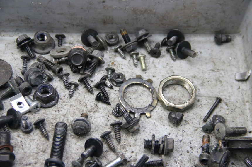 photo de SCREW FASTENER BAG LVNENG S5 1 (2019 - 2023) - Alternative perspective