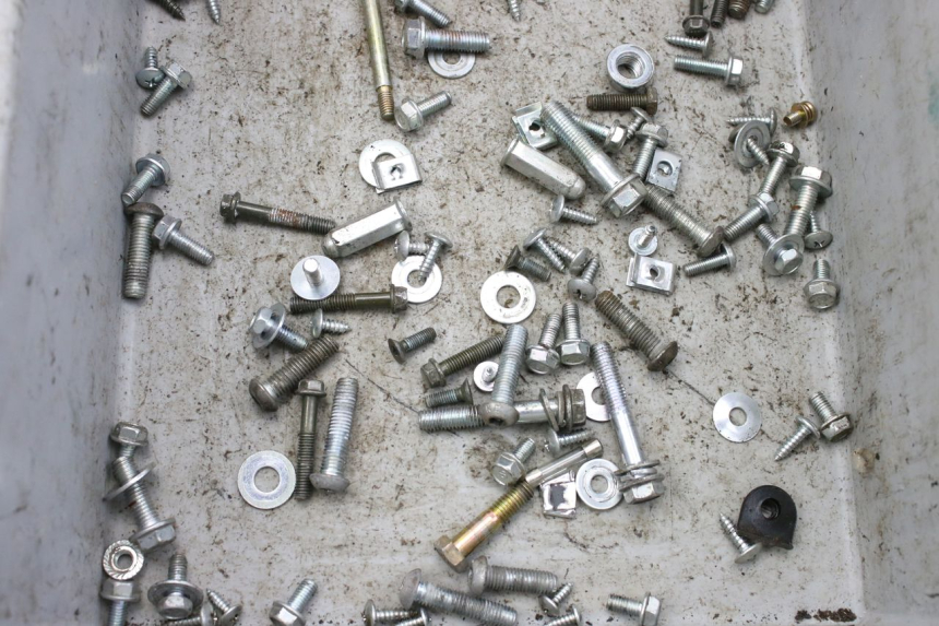 photo de SCREW FASTENER BAG JM MOTORS SANTANA 50 (2014 - 2023) - Zoom on usage condition