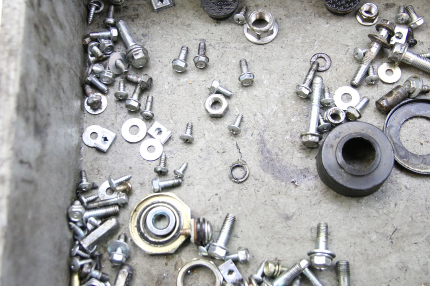 photo de SCREW FASTENER BAG JM MOTORS SANTANA 50 (2014 - 2023) - Zoom on usage condition