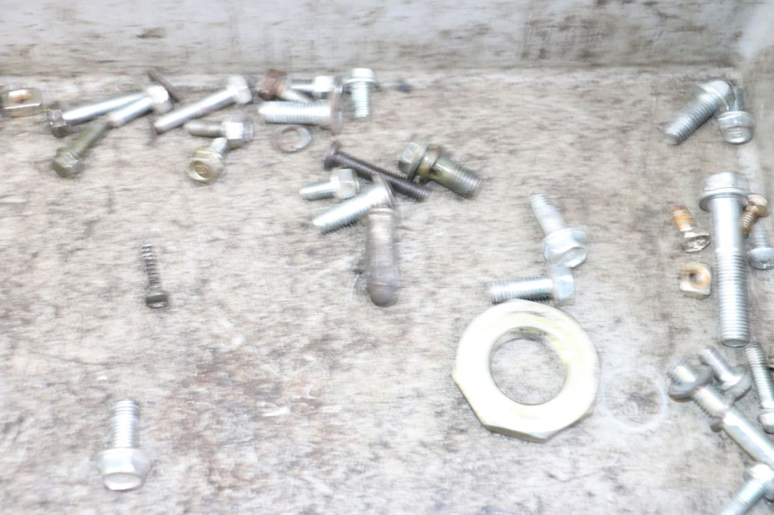 photo de SCREW FASTENER BAG JM MOTORS SANTANA 50 (2014 - 2023) - Zoom on usage condition