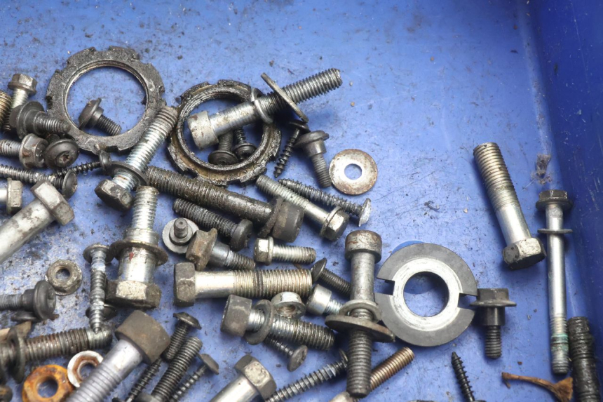 photo de SCREW FASTENER BAG PEUGEOT SATELIS 125 (2006 - 2009) - Zoom on usage condition
